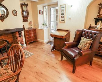 22 Beckside - Lincoln - Living room