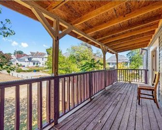 Downtown Home Conveniently Located - Macon - Balcony