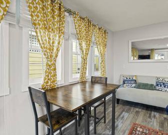 Quaint Guest House With Walkable Locale - Watkins Glen - Dining room