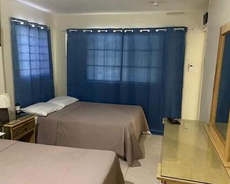1 Bdr Apt #3 At Ramparts Near Sangster Airport - مونتيغو باي - غرفة نوم