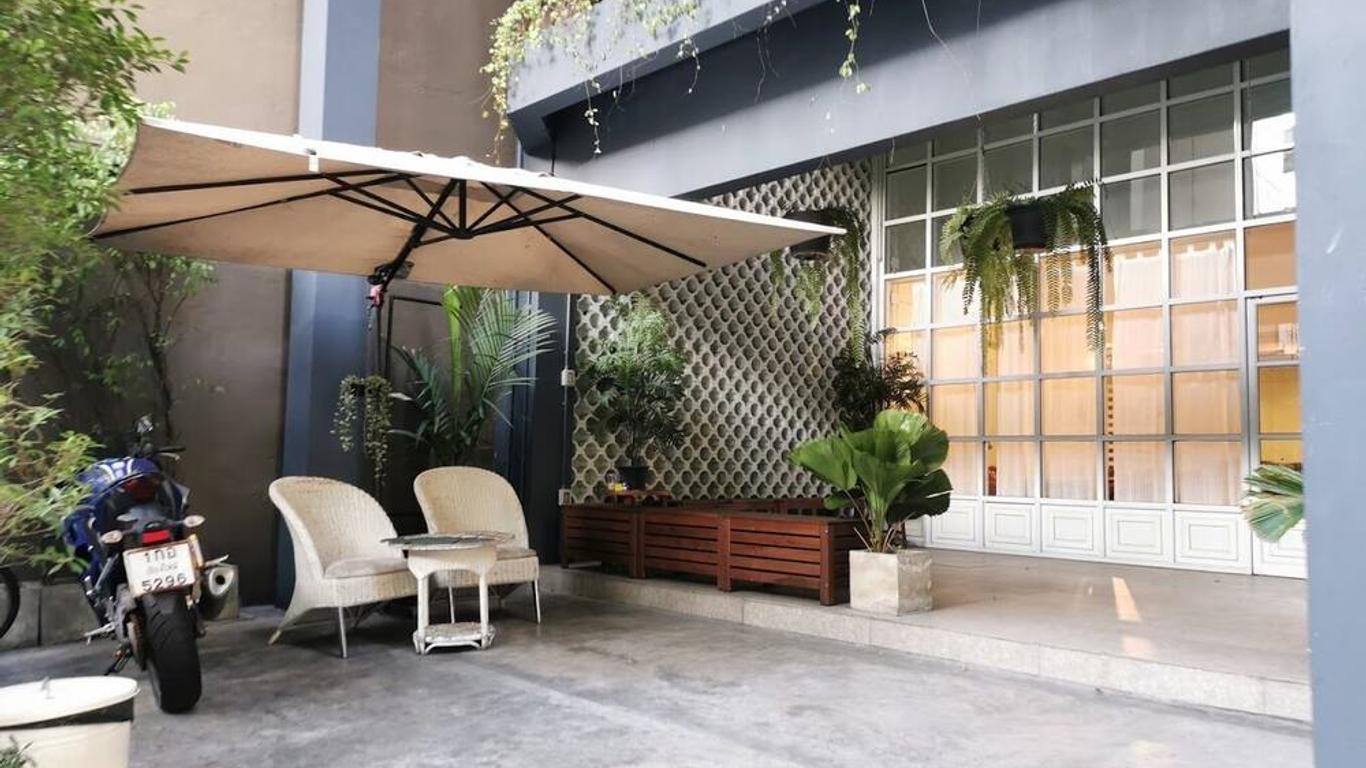 Collection O The Spades Hostel