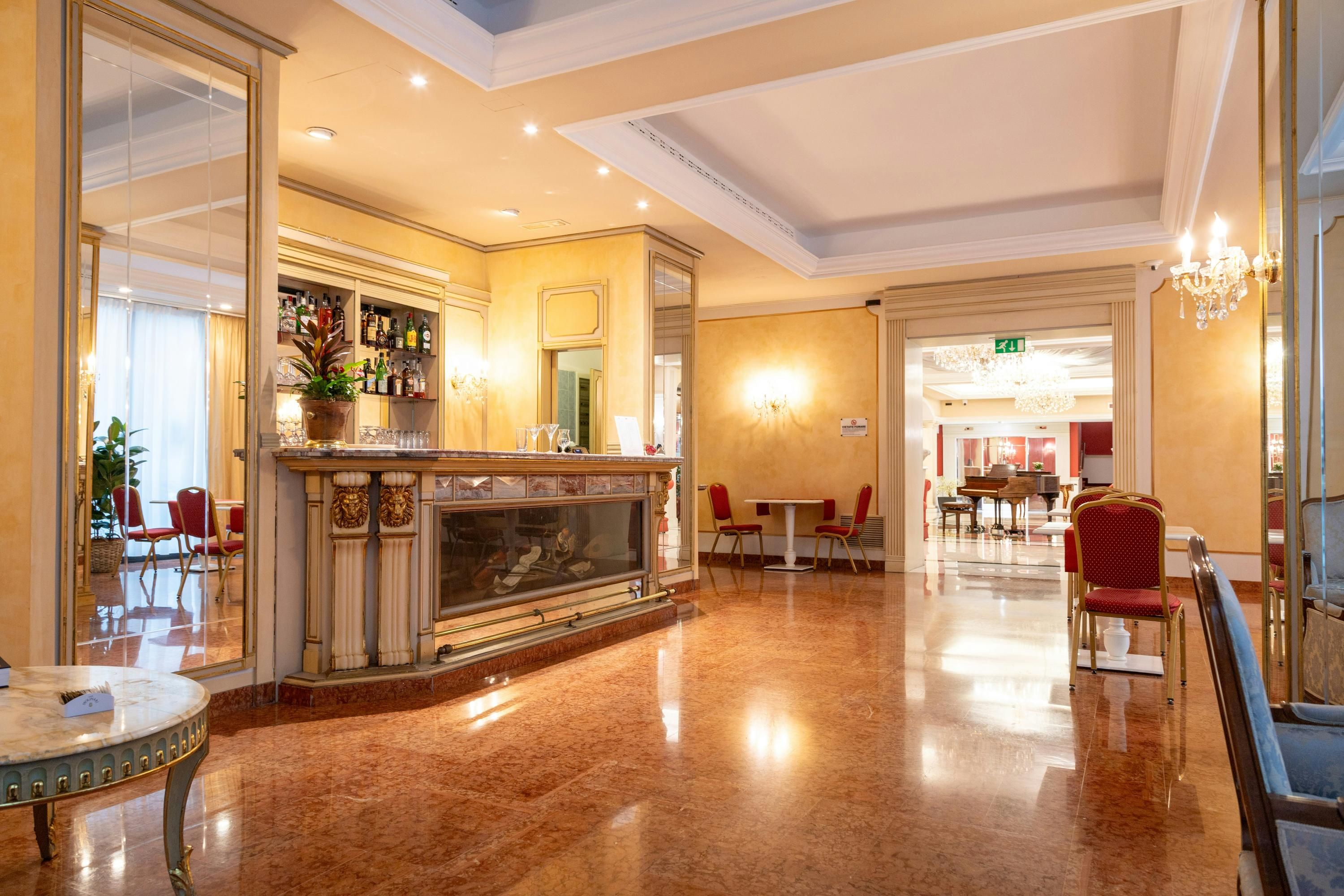 هوتل شتيندال - بارما - ردهة