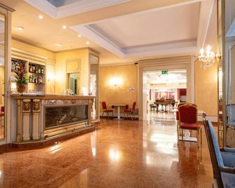 Hotel Stendhal - Parma - Lobby