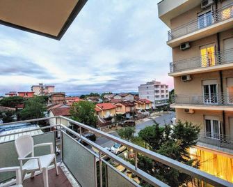 Hotel Ben Hur - Cesenatico - Balcony
