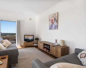 Panoramic Views on Pinnacle - 3 Bedroom Farm Stay - Canobolas