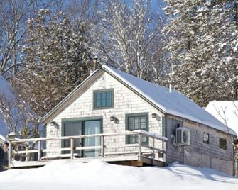Cottage with a Vista - Surry - Edificio