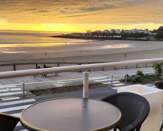 Hôtel The Originals Miramar, Royan Pontaillac - Royan - Balkon