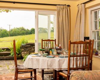 Alltybrain Farm Cottages - Brecon - Dining room