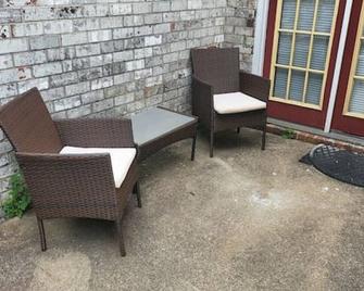 Urban Oasis Retreat in the Southwest! - Huntsville - Patio