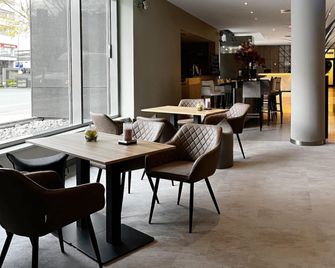 Ramada by Wyndham Essen - Essen - Ravintola