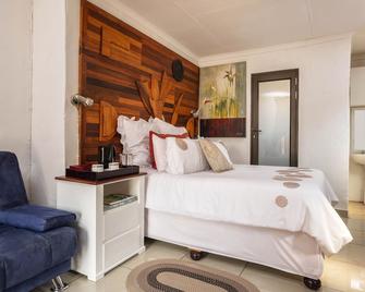 SelaMod Village guest House - Rustenburg - Bedroom