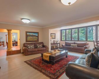 Sunward Park Guest House & Conference Centre - Boksburg - Obývací pokoj