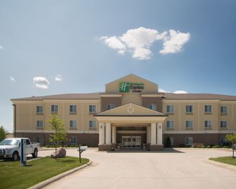 Holiday Inn Express & Suites Northwood By IHG - Northwood - Building
