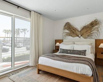 Tide House - Unit B - Modern Seaside 1BD w Parking - El Segundo - Habitación