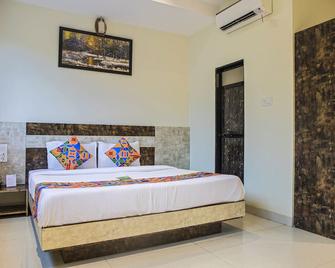 Fabexpress Embassy Grand - Nr Bkc - Mumbai - Bedroom