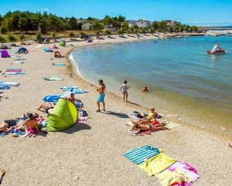 Apartments with parking space Vir - Lozice, Vir - 21047 - Vir - Beach