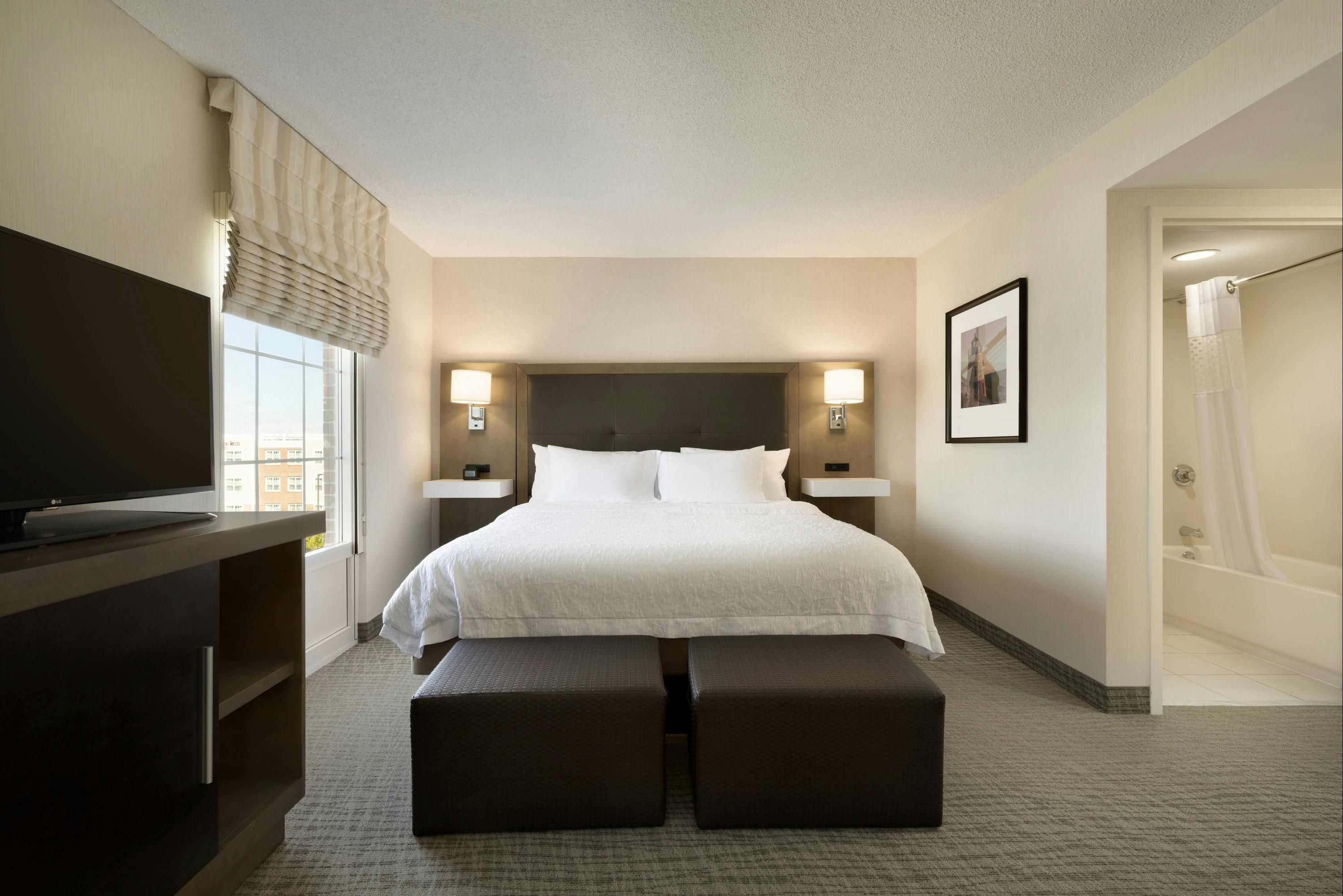 Hampton Inn & Suites Newport/Middletown - Middletown - Schlafzimmer