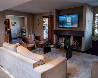 Estalagem Vila Suzana - Quadra de Beach Tennis Indoor - קאנלה - סלון