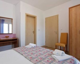 Komforan apartman 2+2 - Hvar - Bedroom