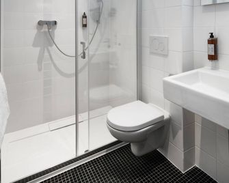 VN17 Rooftop Suites by Adrez - Prague - Bathroom