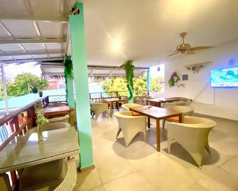 Sands Exotic Hotel - Thulusdhoo - Restaurace