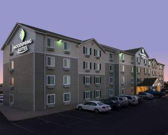 Woodspring Suites Topeka - Topeka - Rakennus