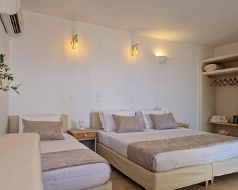 Amerisa Suites & Villa - Thera - Bedroom
