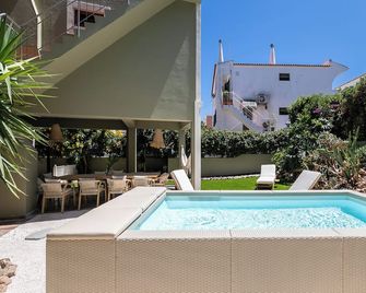 Walk in Hostel Faro Airport - Faro - Pool