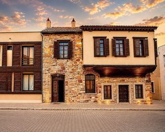 Nill's Stone House otel - Ildir - Bâtiment