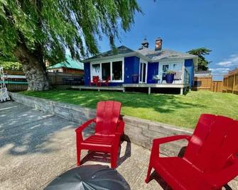 Cabana Lake House - welcome to our pet friendly paradise on the lake! - Dunnville - Patio