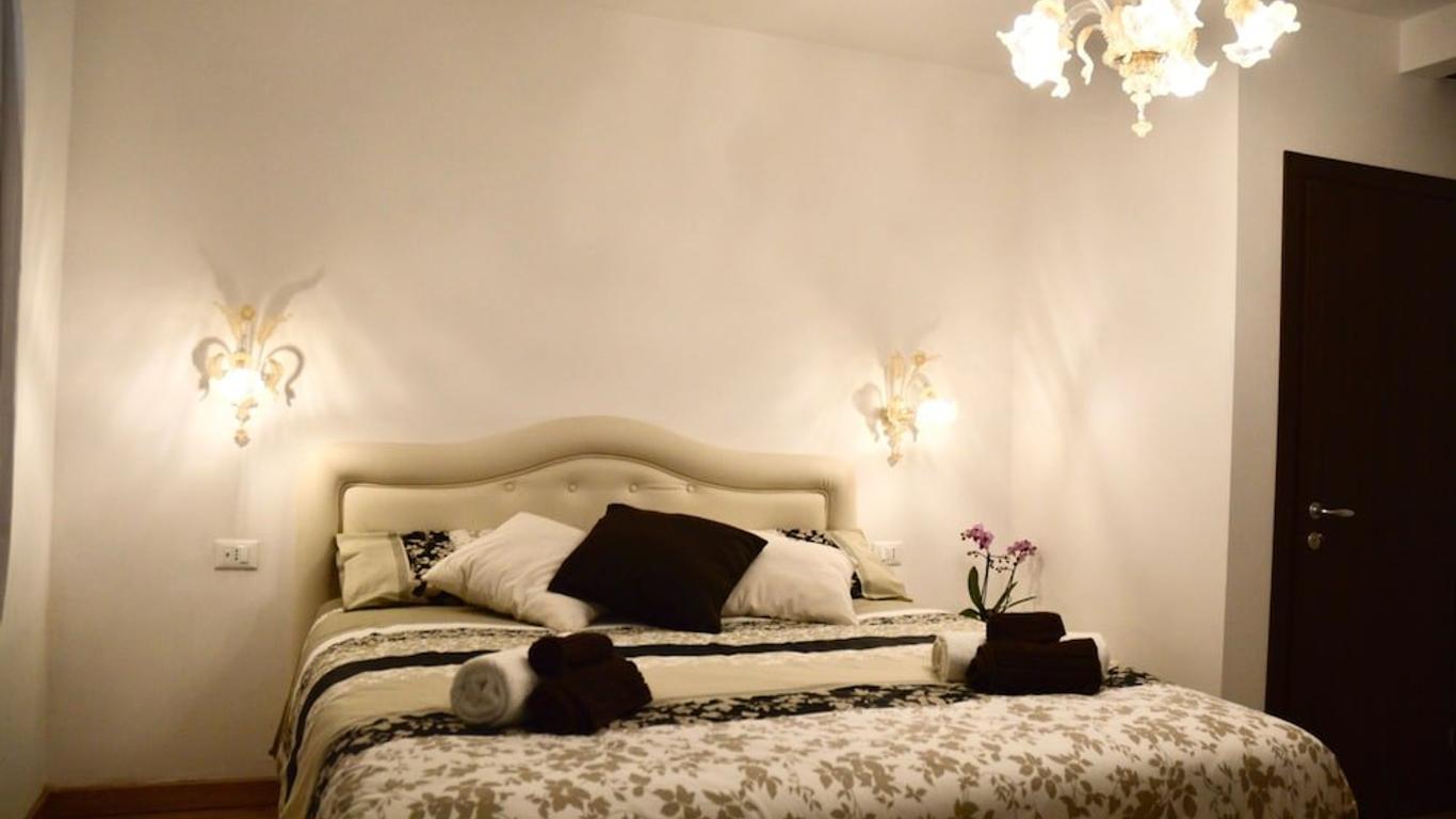 Rialto Suite 707