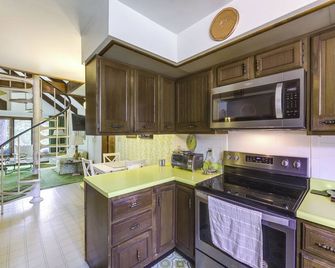 Retro Ohio Home on 1-Acre Property - Xenia - Küche