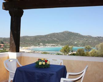 Residence Le Corti Di Marinella - Golfo Aranci - Balcone