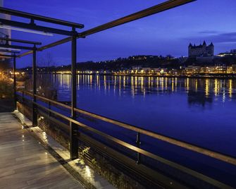 Hôtel Mercure Bords de Loire Saumur - סאומו - מרפסת