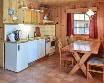 Nice home in Noresund with WiFi - Noresund - Kitchen