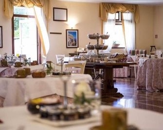 Tenuta Monacelle - Selva di Fasano - Restaurant