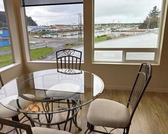 Winchester Bay Inn - Reedsport - Balcony