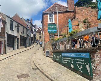 The Rest Hotel - Lincoln - Outdoor view