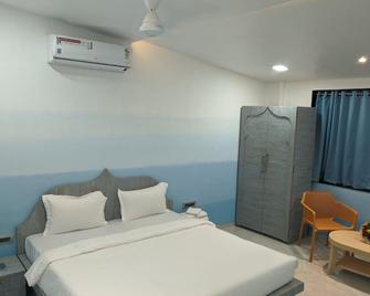 Raaj Villa The Perfect Home Stay - Igatpuri - Bedroom