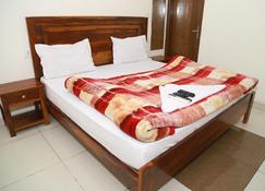 The Raveesh Apartment J85 - New Delhi - Bedroom