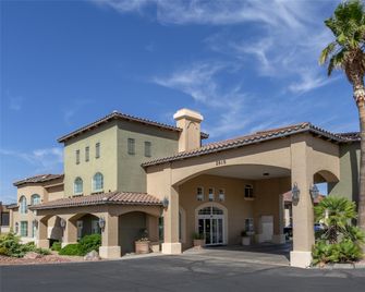 Best Western Plus A Wayfarer's Inn and Suites - Kingman - Rakennus