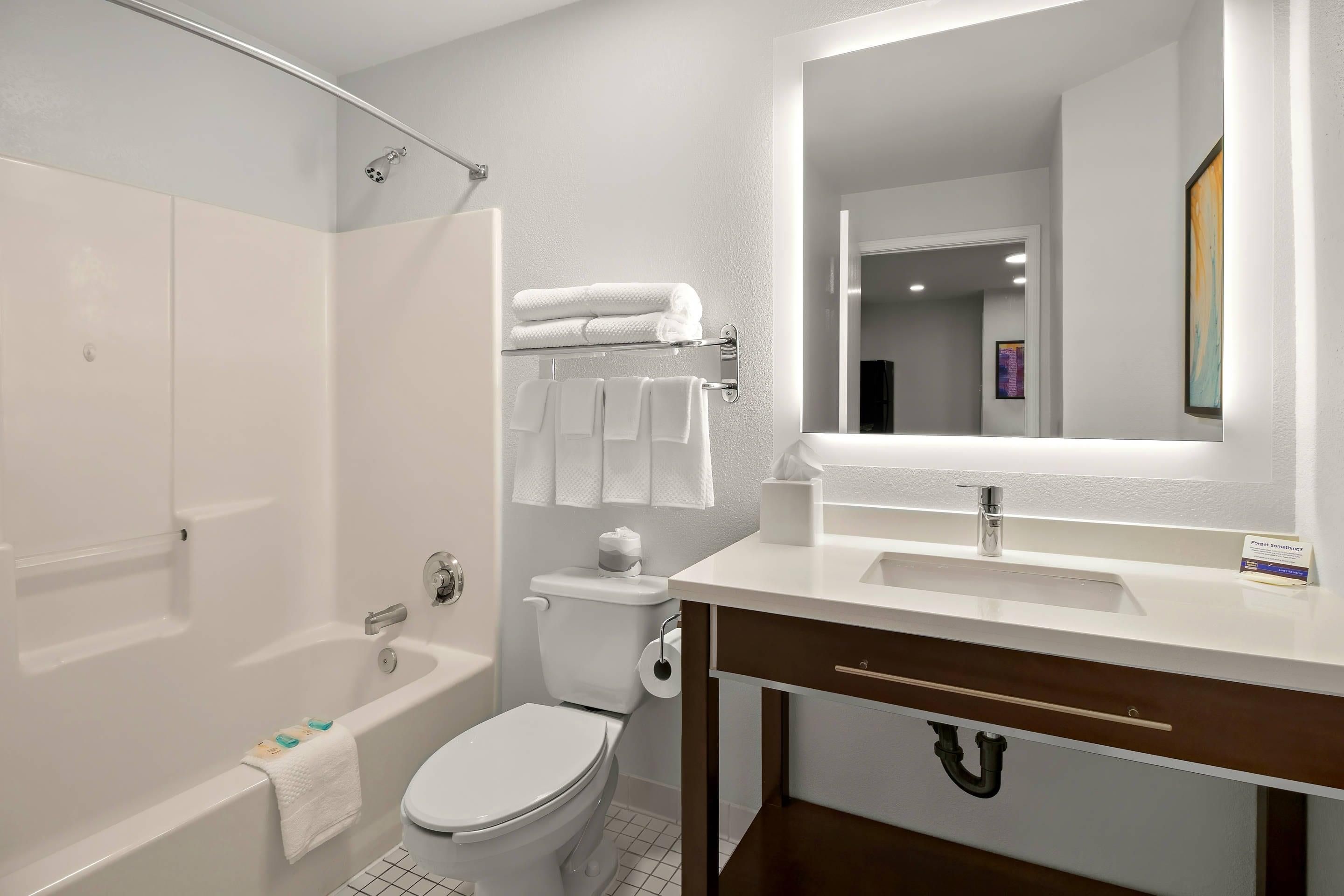 MainStay Suites Greensboro thumbnail 3
