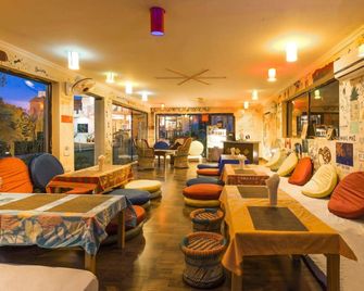 Zostel Agra - Agra - Lounge