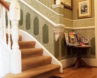 Tower House 1066 - St. Leonards-on-Sea - Trappen