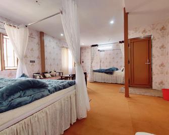 The Rare One's Resort and Game Zone Bhaalugaad Waterfall - Mukteshwar - Habitación