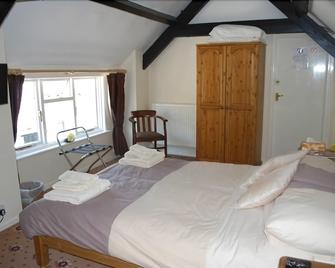 Britannia Inn - Sherborne - Bedroom
