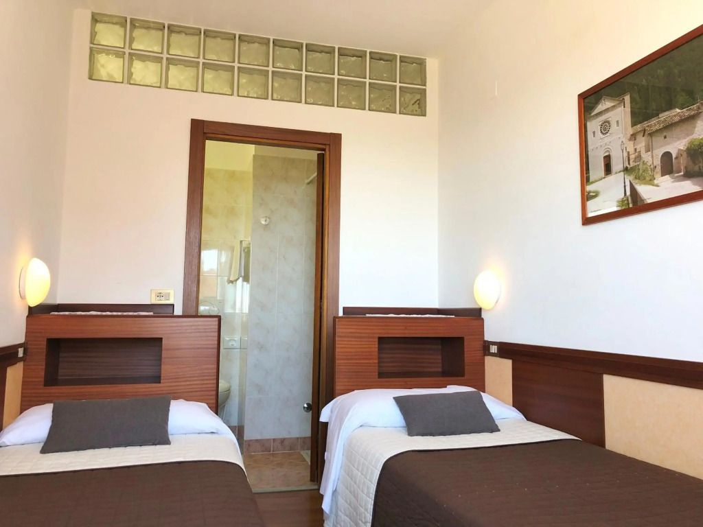 Hotel Signa - פרוג'ה - חדר שינה