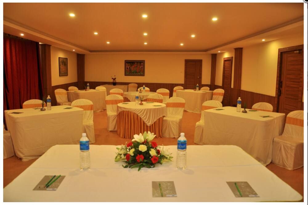 Vinayaga Inn by Poppys, Ooty - Ooty - Banketthall