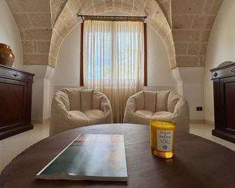 B&B Villa Mamma Grazia - San Vito dei Normanni - Wohnzimmer