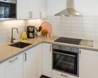 2 Bedroom Awesome Home In Höllviken - Höllviken - Kitchen